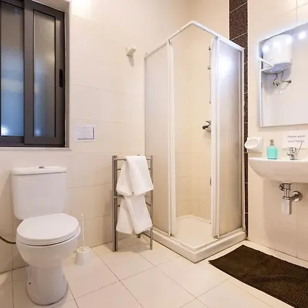 Spacious Pv Apt Close To Clubs & Schools With Wifi By 360 Estates Appartement San Ġiljan