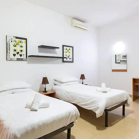 דירה Spacious Pv Apt Close To Clubs & Schools With Wifi By 360 Estates Saint Julian's