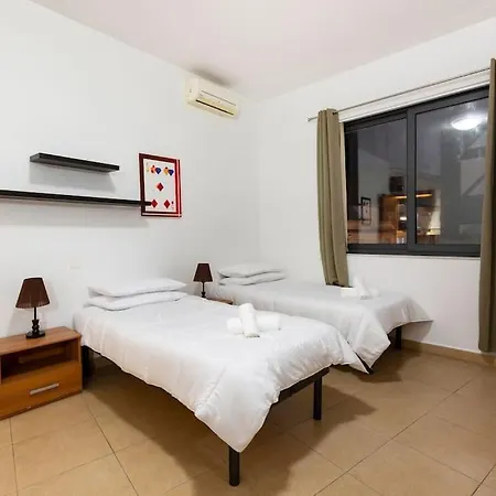 דירה Spacious Pv Apt Close To Clubs & Schools With Wifi By 360 Estates