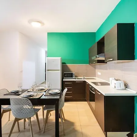 Spacious Pv Apt Close To Clubs & Schools With Wifi By 360 Estates San Julián